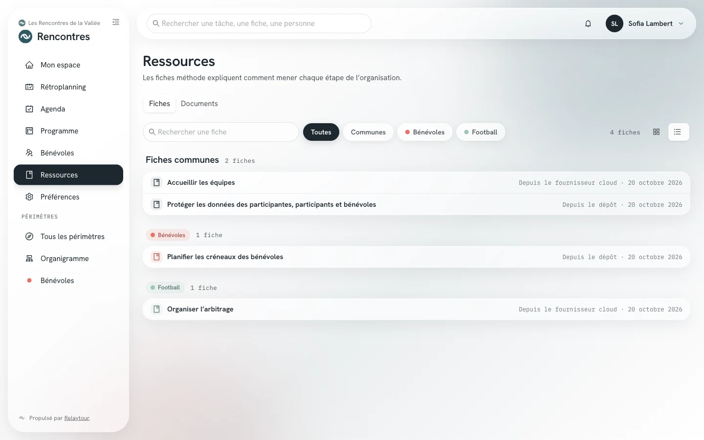 Écran Ressources en liste condensée : une ligne par fiche, avec sa source et sa date de mise à jour.