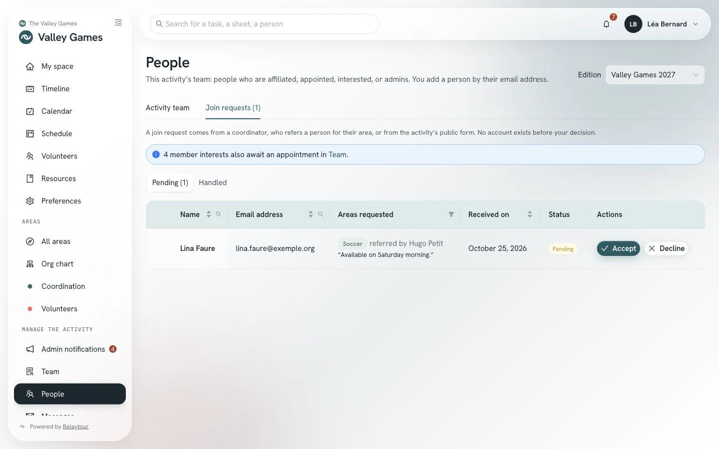 People screen, Join requests tab: one pending request, with its area, the person proposing, and the Accept and Decline buttons.